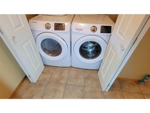 2200 Yellowhead Highway S, Clearwater, BC - Indoor Photo Showing Laundry Room