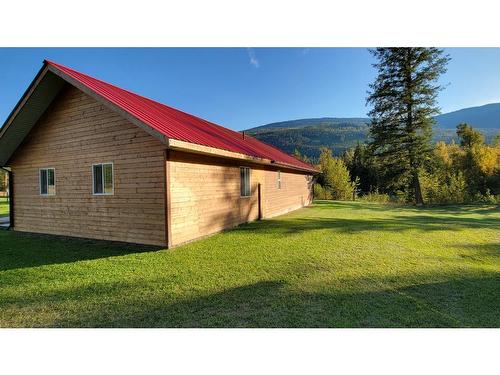 2200 Yellowhead Highway S, Clearwater, BC - Outdoor