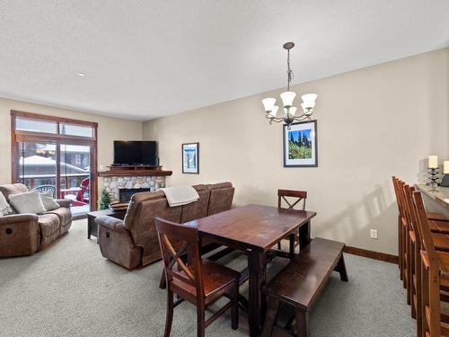 9-5035 Valley Drive, Sun Peaks, BC - Indoor With Fireplace