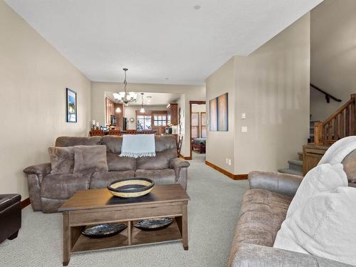 9-5035 Valley Drive, Sun Peaks, BC - Indoor Photo Showing Living Room