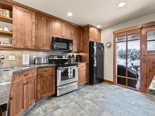 9-5035 Valley Drive, Sun Peaks, BC - Indoor Photo Showing Kitchen With Double Sink