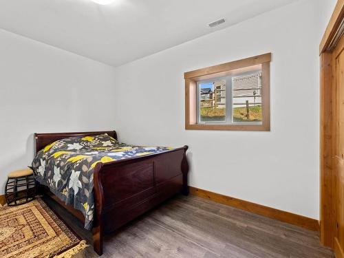 2524 Harper Ranch Road, Kamloops, BC - Indoor Photo Showing Bedroom