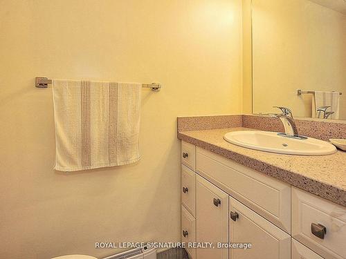 702-10 Tangreen Crt, Toronto, ON - Indoor Photo Showing Bathroom