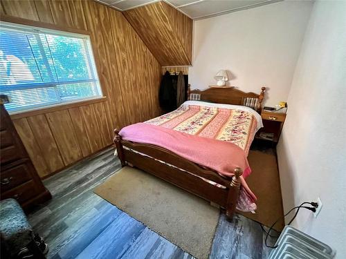 2614 Otter Avenue, Coalmont-Tulameen, BC - Indoor Photo Showing Bedroom