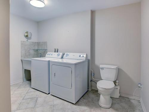 Laundry room - 73 Rue De La Sentinelle, Blainville, QC - Indoor Photo Showing Laundry Room