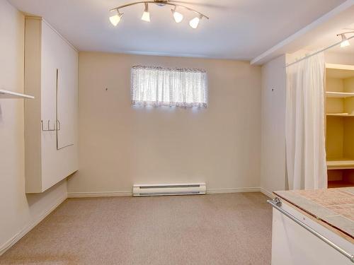 Laundry room - 73 Rue De La Sentinelle, Blainville, QC - Indoor Photo Showing Other Room