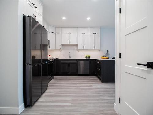 305-4474 Wellington Rd, Nanaimo, BC - Indoor Photo Showing Kitchen With Upgraded Kitchen