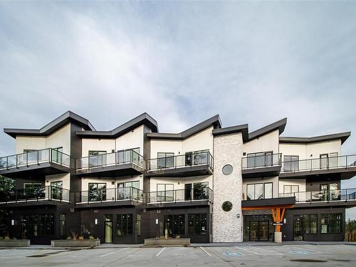 305-4474 Wellington Rd, Nanaimo, BC - Outdoor