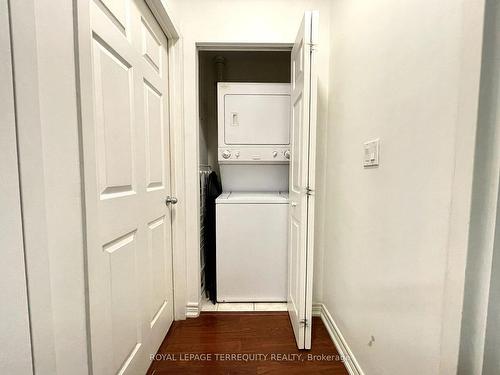 107-4200 Bathurst St, Toronto, ON - Indoor Photo Showing Laundry Room