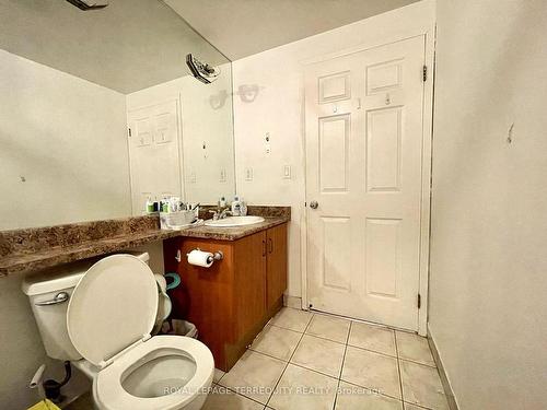 107-4200 Bathurst St, Toronto, ON - Indoor Photo Showing Bathroom