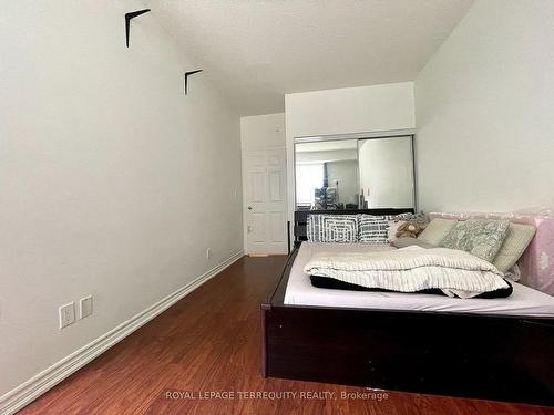 107-4200 Bathurst St, Toronto, ON - Indoor Photo Showing Bedroom