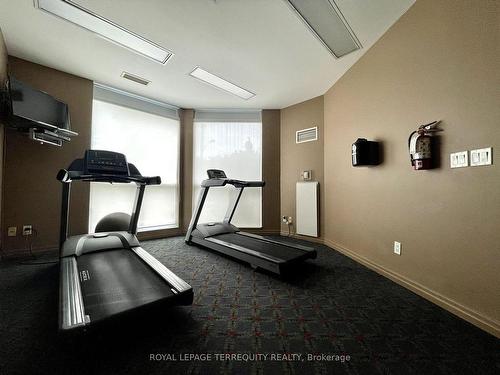 107-4200 Bathurst St, Toronto, ON - Indoor Photo Showing Gym Room