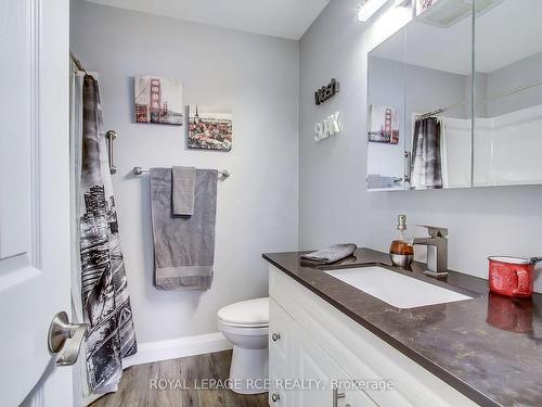 3 Maple Crt, Bradford West Gwillimbury, ON - Indoor Photo Showing Bathroom