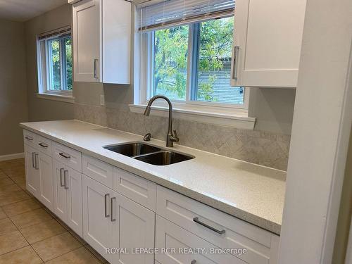 15 Mcdonald Dr, Aurora, ON - Indoor Photo Showing Kitchen With Double Sink