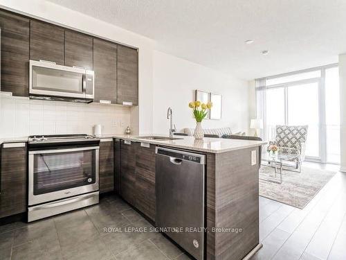 903-5025 Four Springs Ave, Mississauga, ON - Indoor Photo Showing Kitchen With Stainless Steel Kitchen With Upgraded Kitchen
