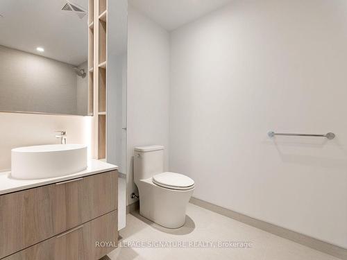 717-28 Ann St, Mississauga, ON - Indoor Photo Showing Bathroom