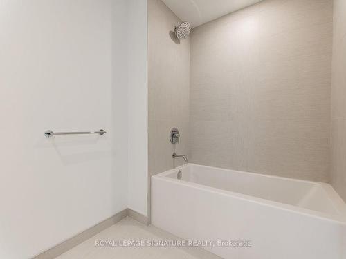 717-28 Ann St, Mississauga, ON - Indoor Photo Showing Bathroom