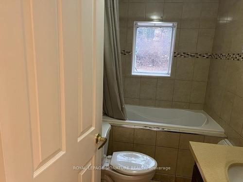 4208 New St, Burlington, ON - Indoor Photo Showing Bathroom