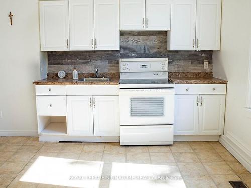 93 Melbourne St W, Kawartha Lakes, ON - Indoor Photo Showing Kitchen