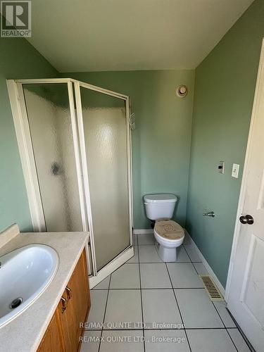 55 Benjamin Street, Belleville, ON - Indoor Photo Showing Bathroom