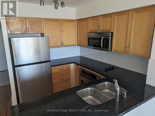 1906 - 30 Harrison Garden Boulevard, Toronto (Willowdale East), ON - Indoor Photo Showing Kitchen With Double Sink