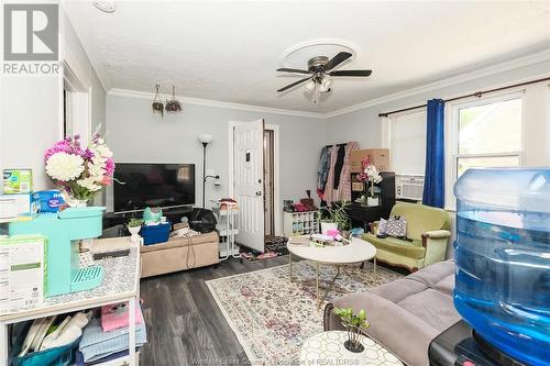 956 Prado Place, Windsor, ON - Indoor Photo Showing Living Room