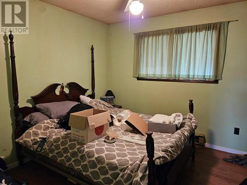 302 9Th Street, Keremeos, BC - Indoor Photo Showing Bedroom
