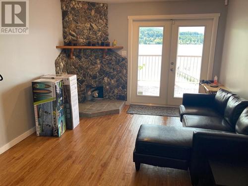 2233 Eagle Bay Road, Blind Bay, BC - Indoor Photo Showing Living Room With Fireplace