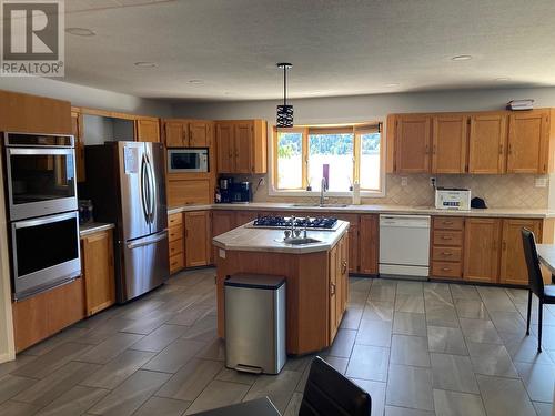 2233 Eagle Bay Road, Blind Bay, BC - Indoor Photo Showing Kitchen