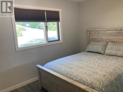 2233 Eagle Bay Road, Blind Bay, BC - Indoor Photo Showing Bedroom