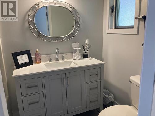 2233 Eagle Bay Road, Blind Bay, BC - Indoor Photo Showing Bathroom