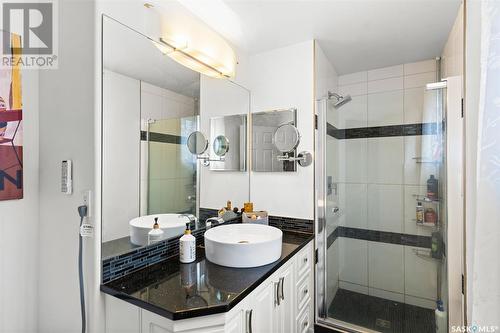 522 Blackthorn Crescent, Saskatoon, SK - Indoor Photo Showing Bathroom