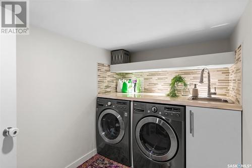 522 Blackthorn Crescent, Saskatoon, SK - Indoor Photo Showing Laundry Room