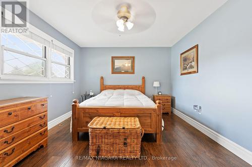 125 Hampton Avenue, Port Colborne, ON - Indoor Photo Showing Bedroom