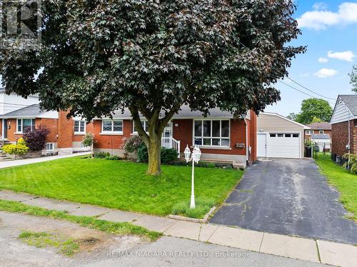 125 Hampton Avenue, Port Colborne, ON - Outdoor With Facade