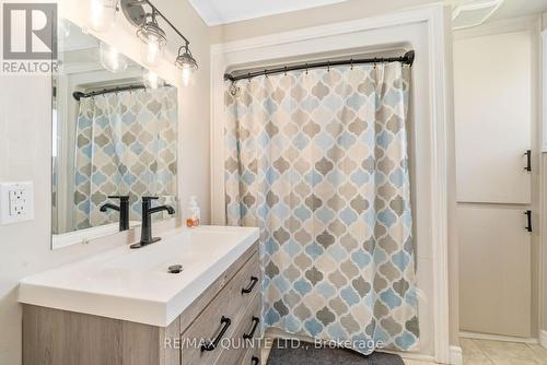 2 Baitley Road, Prince Edward County, ON - Indoor Photo Showing Bathroom