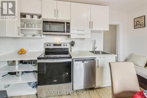 250 Gilbert Avenue, Toronto (Caledonia-Fairbank), ON - Indoor Photo Showing Kitchen