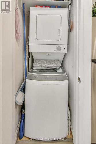 250 Gilbert Avenue, Toronto (Caledonia-Fairbank), ON - Indoor Photo Showing Laundry Room