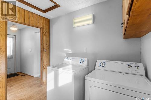 211 3Rd Avenue W, Watrous, SK - Indoor Photo Showing Laundry Room