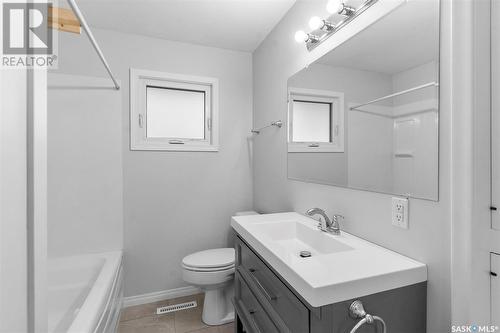 211 3Rd Avenue W, Watrous, SK - Indoor Photo Showing Bathroom