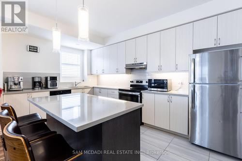 10 - 2212 Bromsgrove Road, Mississauga (Clarkson), ON - Indoor Photo Showing Kitchen