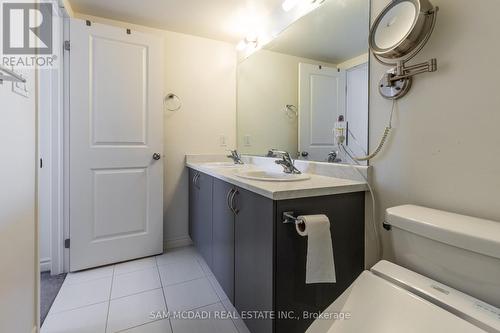 10 - 2212 Bromsgrove Road, Mississauga (Clarkson), ON - Indoor Photo Showing Bathroom