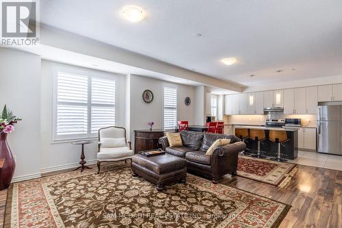 10 - 2212 Bromsgrove Road, Mississauga (Clarkson), ON - Indoor Photo Showing Living Room