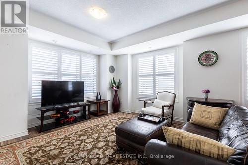 10 - 2212 Bromsgrove Road, Mississauga (Clarkson), ON - Indoor Photo Showing Living Room