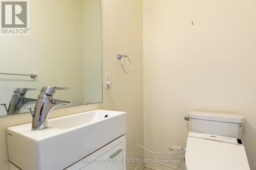 10 - 2212 Bromsgrove Road, Mississauga (Clarkson), ON - Indoor Photo Showing Laundry Room