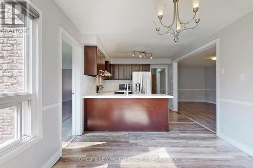 563 Nisbet Court, Mississauga, ON - Indoor Photo Showing Kitchen