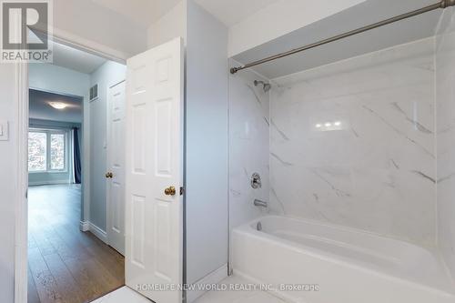 563 Nisbet Court, Mississauga, ON - Indoor Photo Showing Bathroom