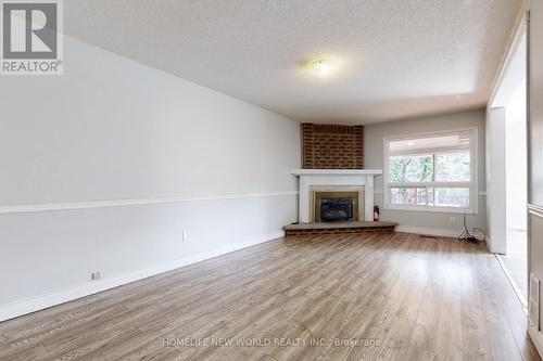 563 Nisbet Court, Mississauga, ON - Indoor Photo Showing Living Room With Fireplace