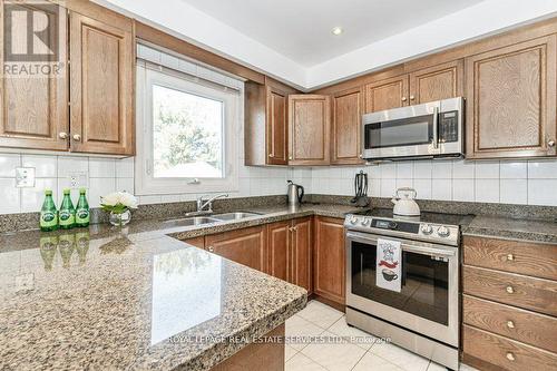 Upper - 1701 Willow Way, Mississauga, ON - Indoor Photo Showing Kitchen With Double Sink