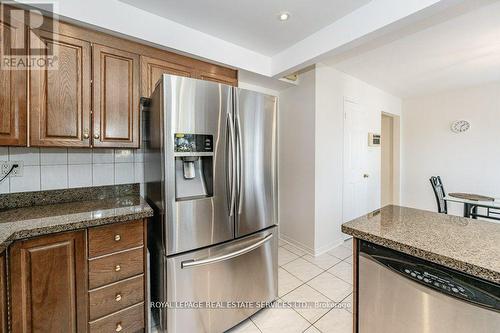 Upper - 1701 Willow Way, Mississauga, ON - Indoor Photo Showing Kitchen